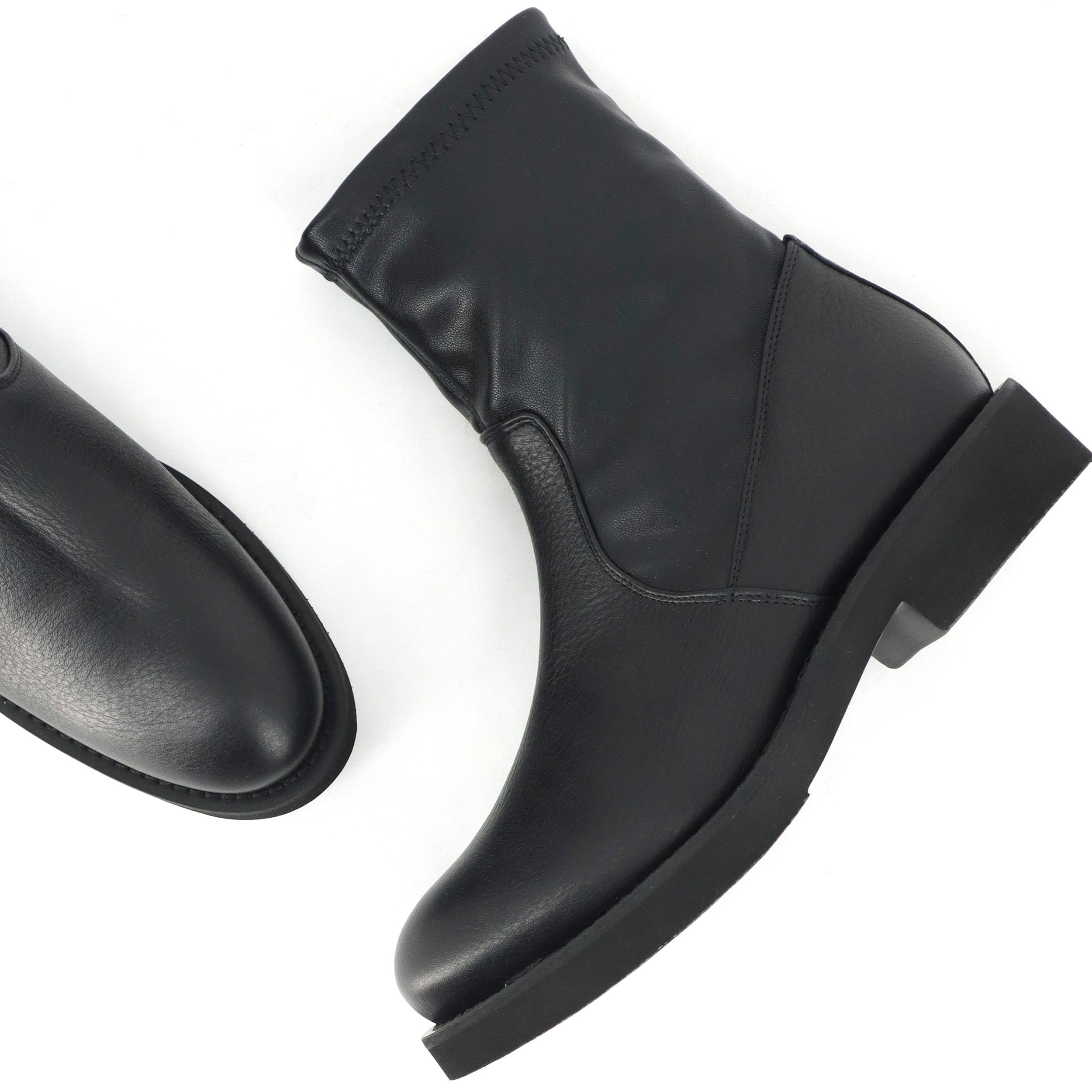 Cleo Black basso